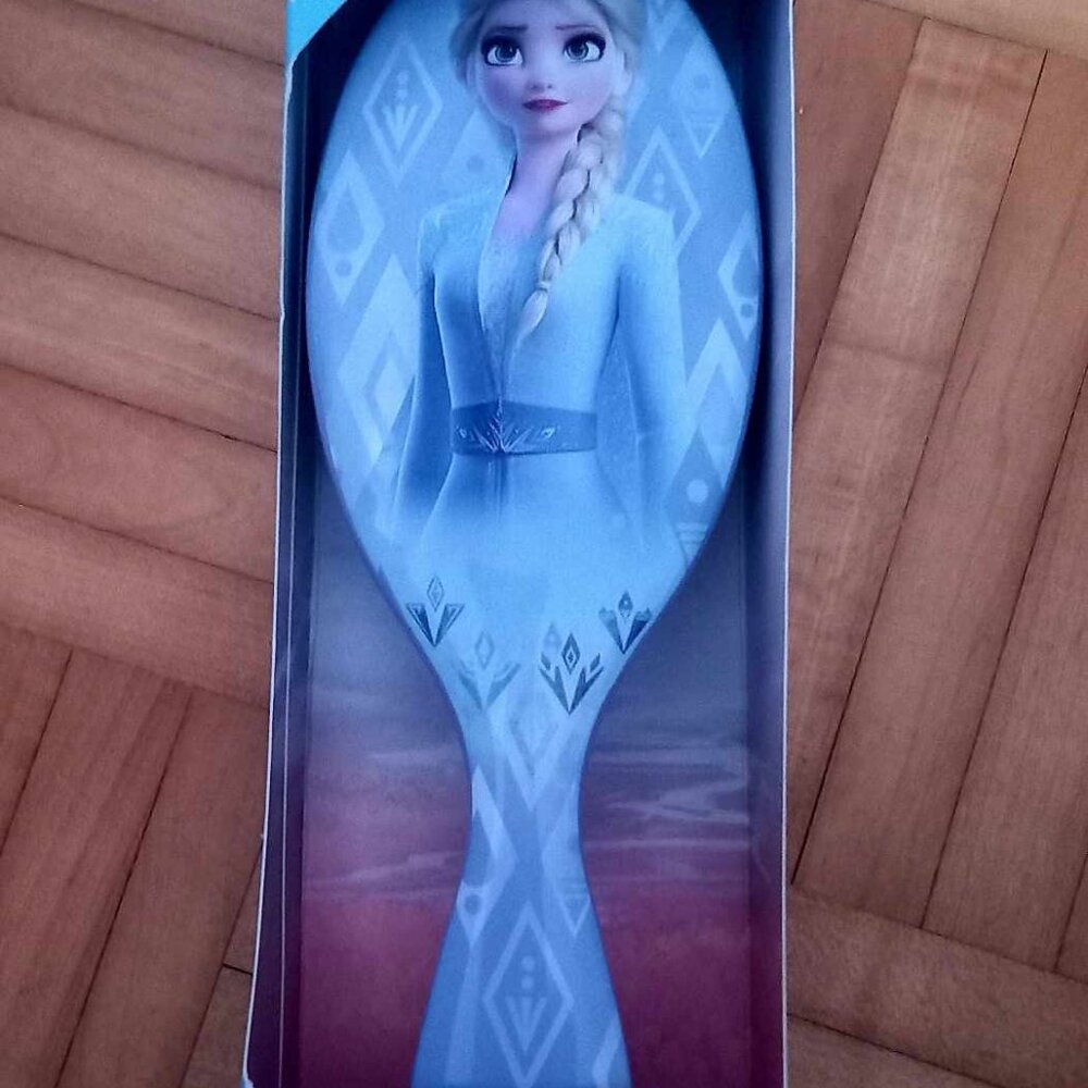 Disney Frozen II Elsa Oval Hairbrush Detangle Wet New In Box